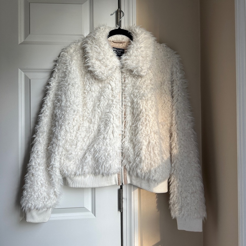 Abercrombie & Fitch White Fluffy Jacket Size L NWOT